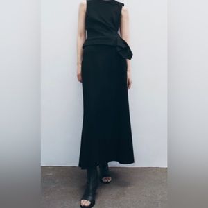 NEW W/ TAGS💥: Business Skirt from Zara